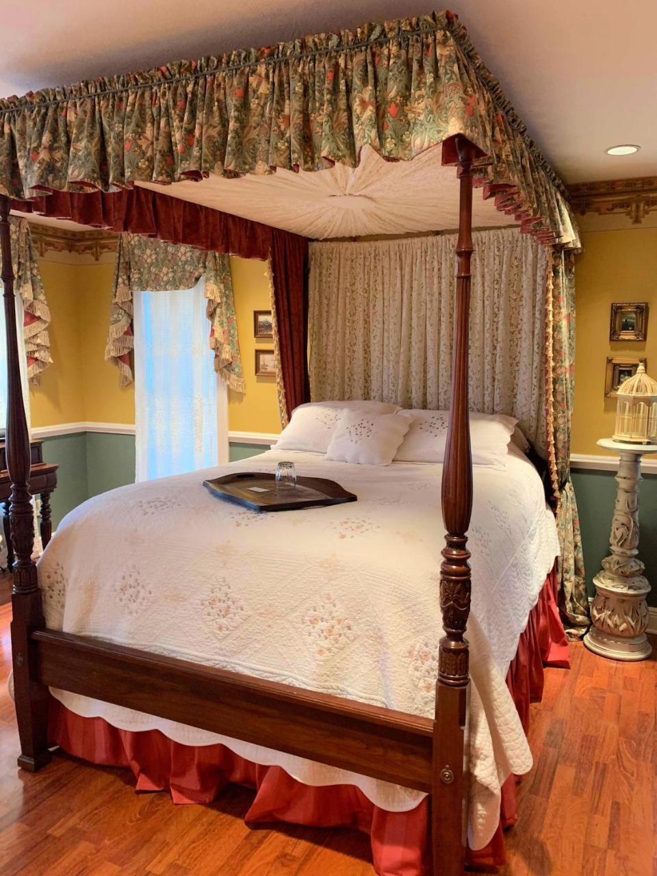 The Lake Manor Bed and Breakfast Morgantown Exterior foto