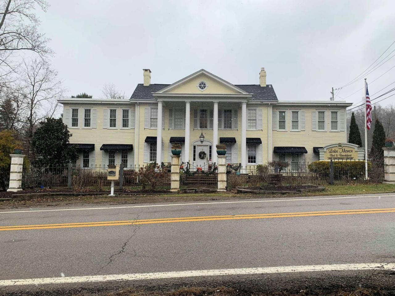 The Lake Manor Bed and Breakfast Morgantown Exterior foto