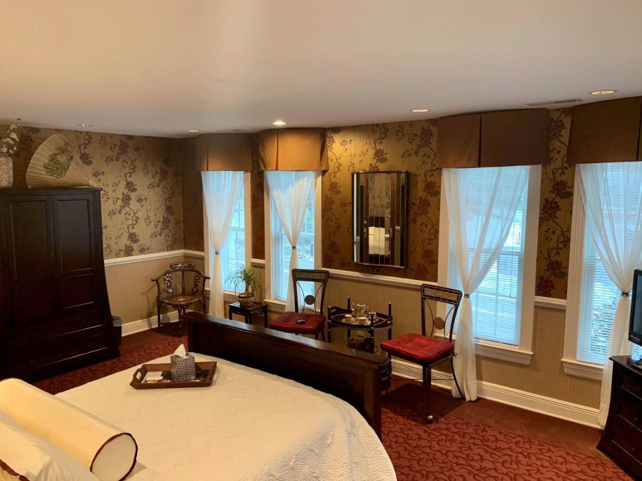 The Lake Manor Bed and Breakfast Morgantown Exterior foto